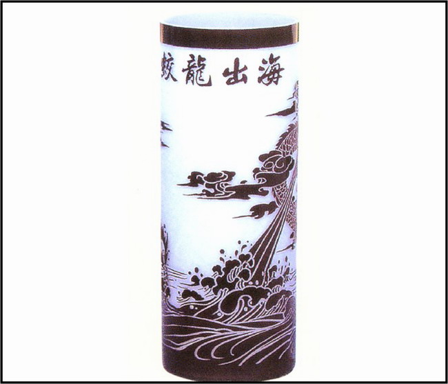 蛟龍出海筆筒
