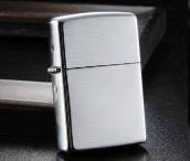 zippo打火機(jī)
